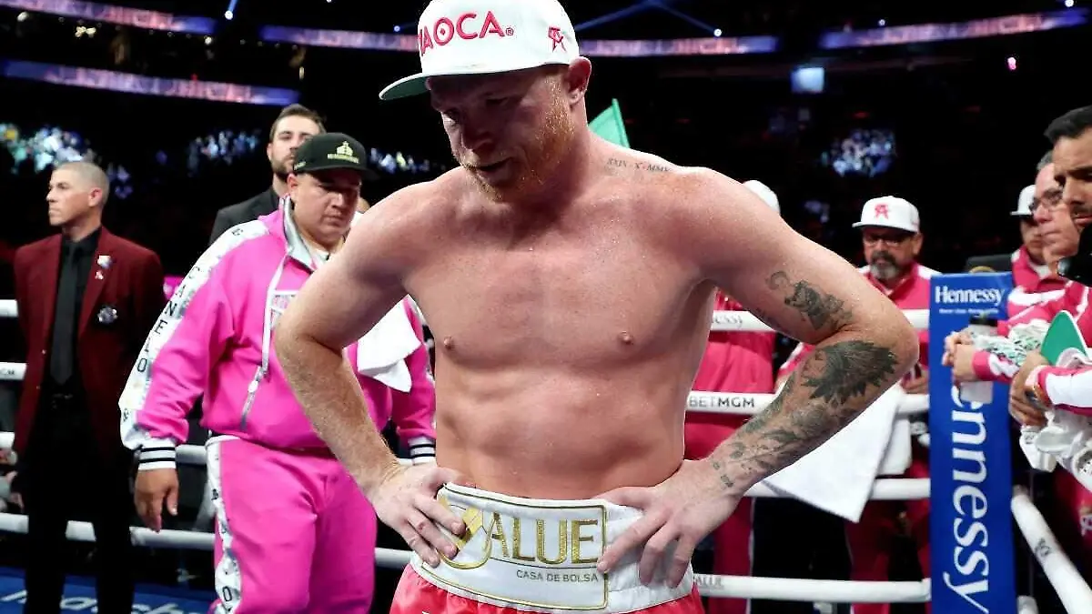Canelo pierde ante el ruso Bivol